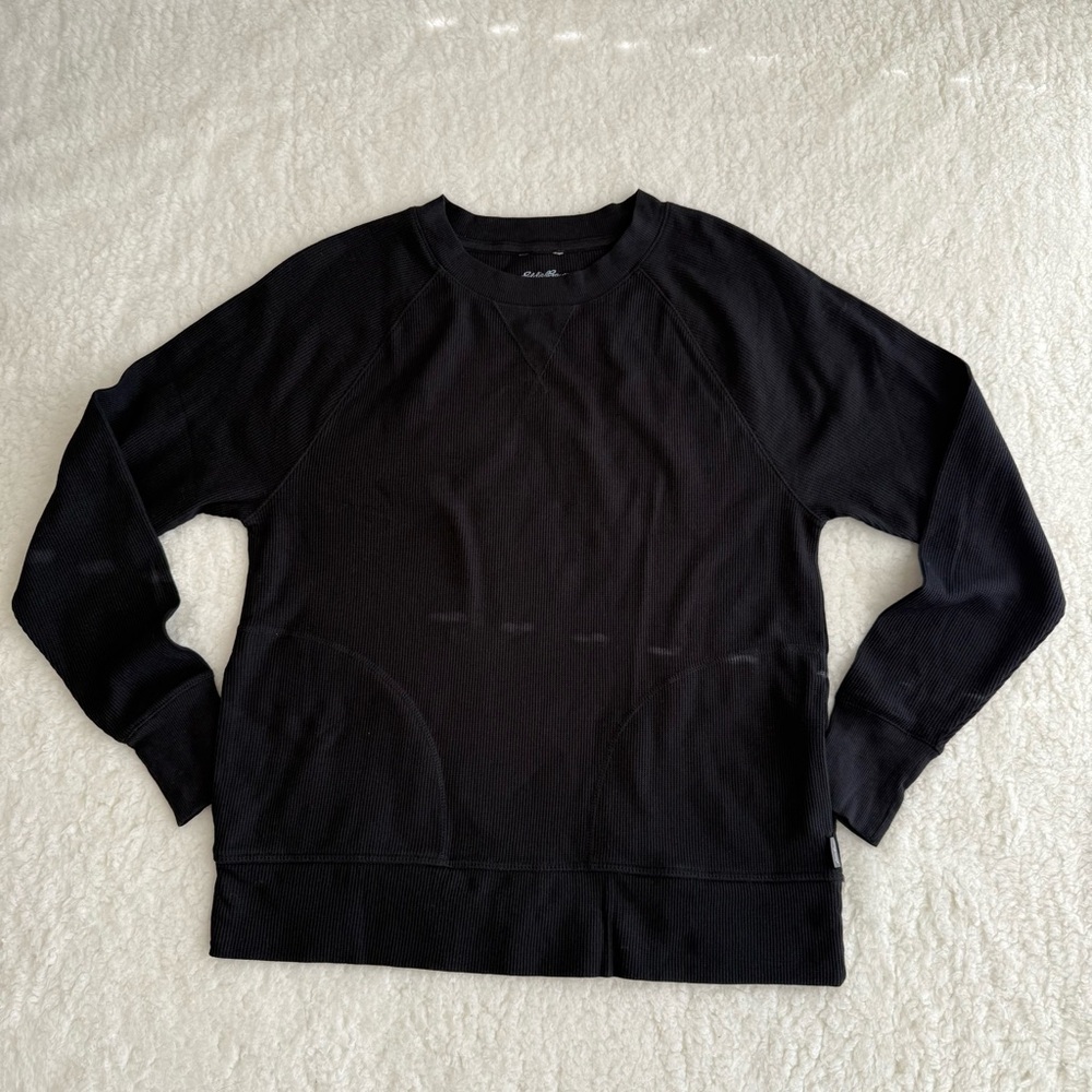 Eddie Bauer NWOT Women's Black Crewneck Sweatshirt with Side Pockets, Size Small